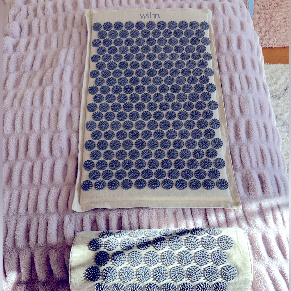 Acupressure Mat Set - Cream and Blue